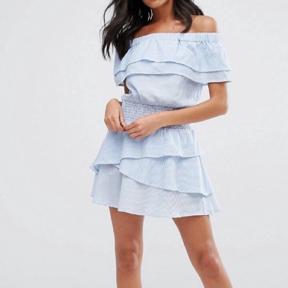 Vero Moda Dresses & Skirts - Vero Moda Off the Shoulder Dress M NWOT